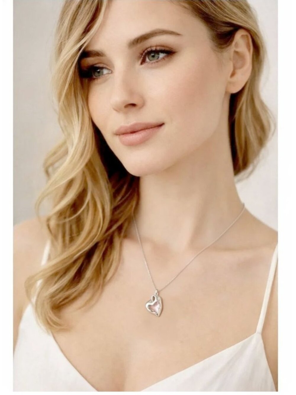 Elegant Silver-Toned Heart Pendant Necklace – Timeless Jewellery Piece